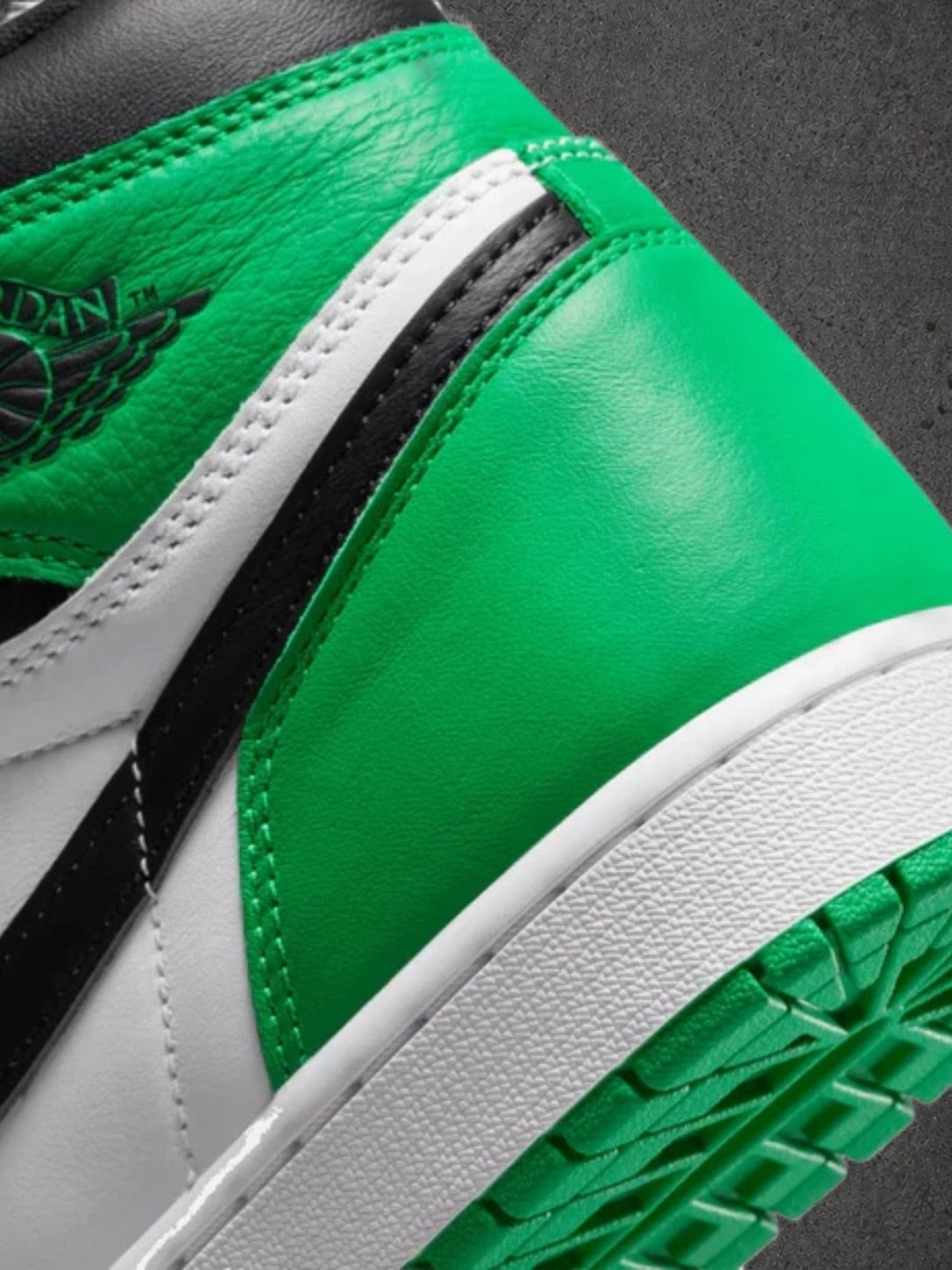 Jordan 1 Retro High OG “LUCKY GREEN”
