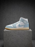 Jordan 1 Mid (W) “DENIM”