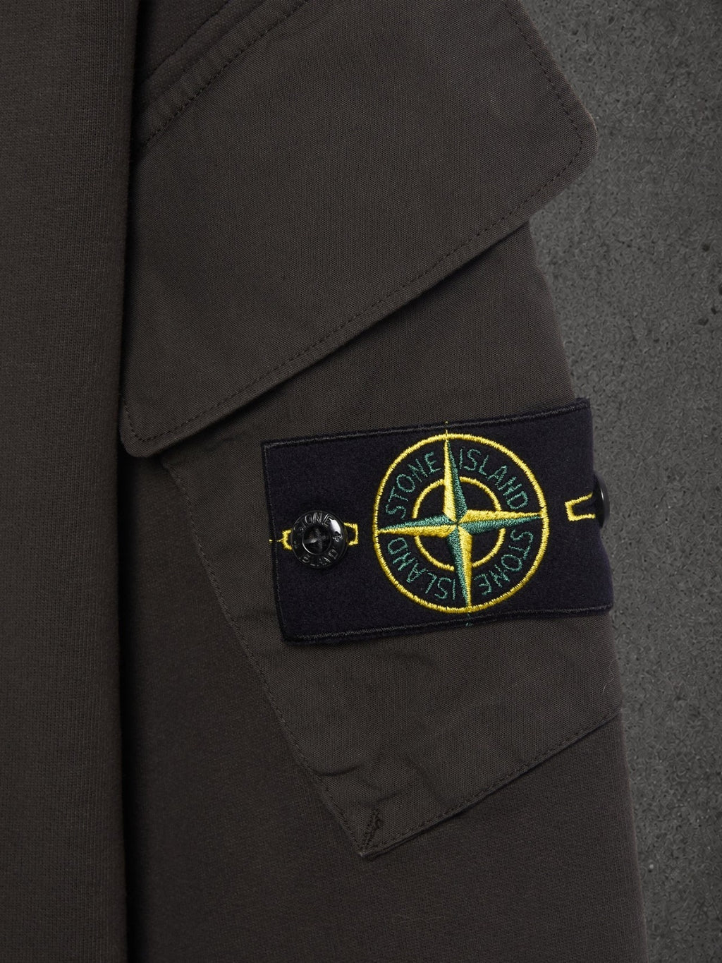 Stone Island “BLACK HOODIE”