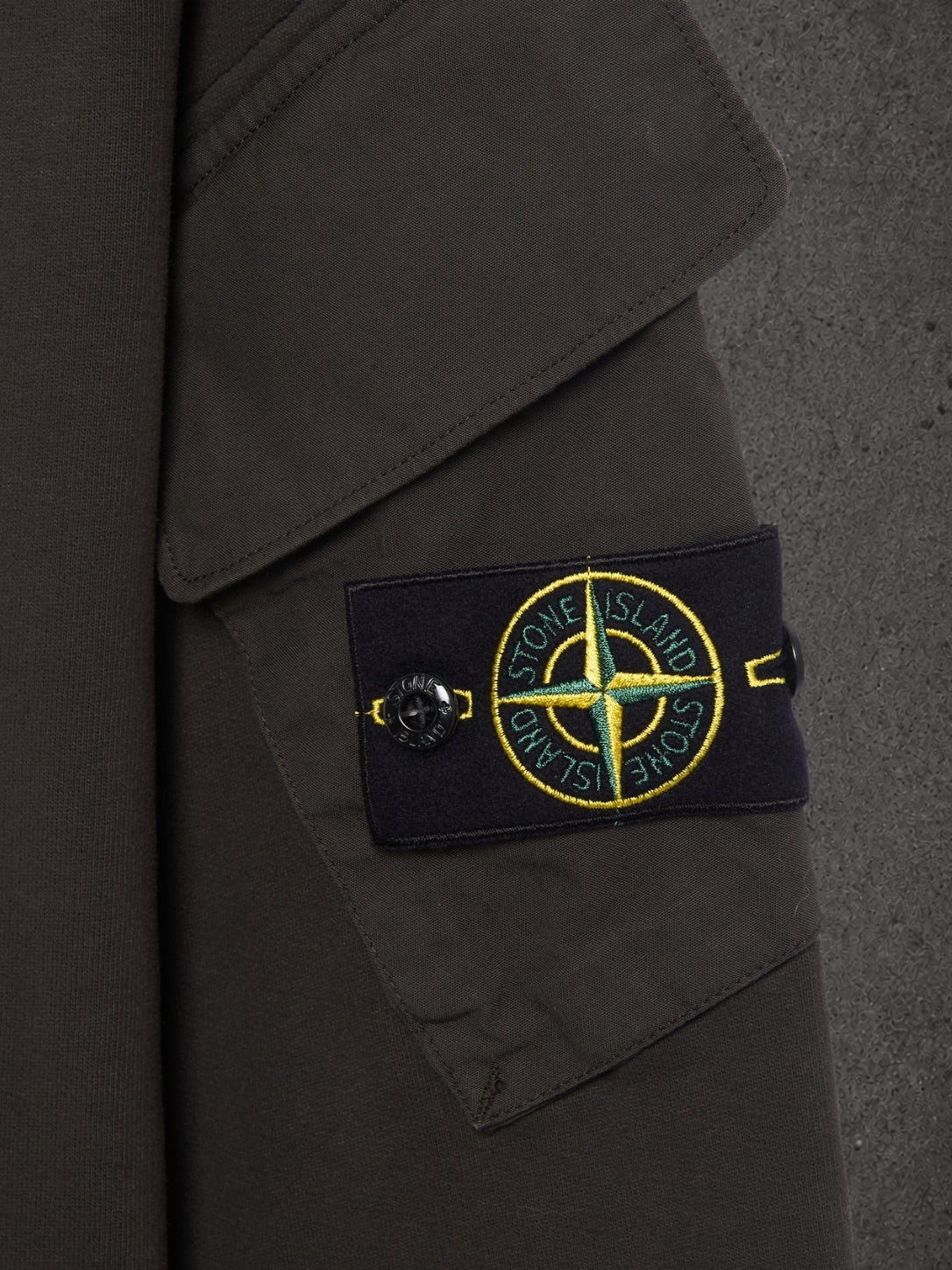 Stone Island “BLACK HOODIE”