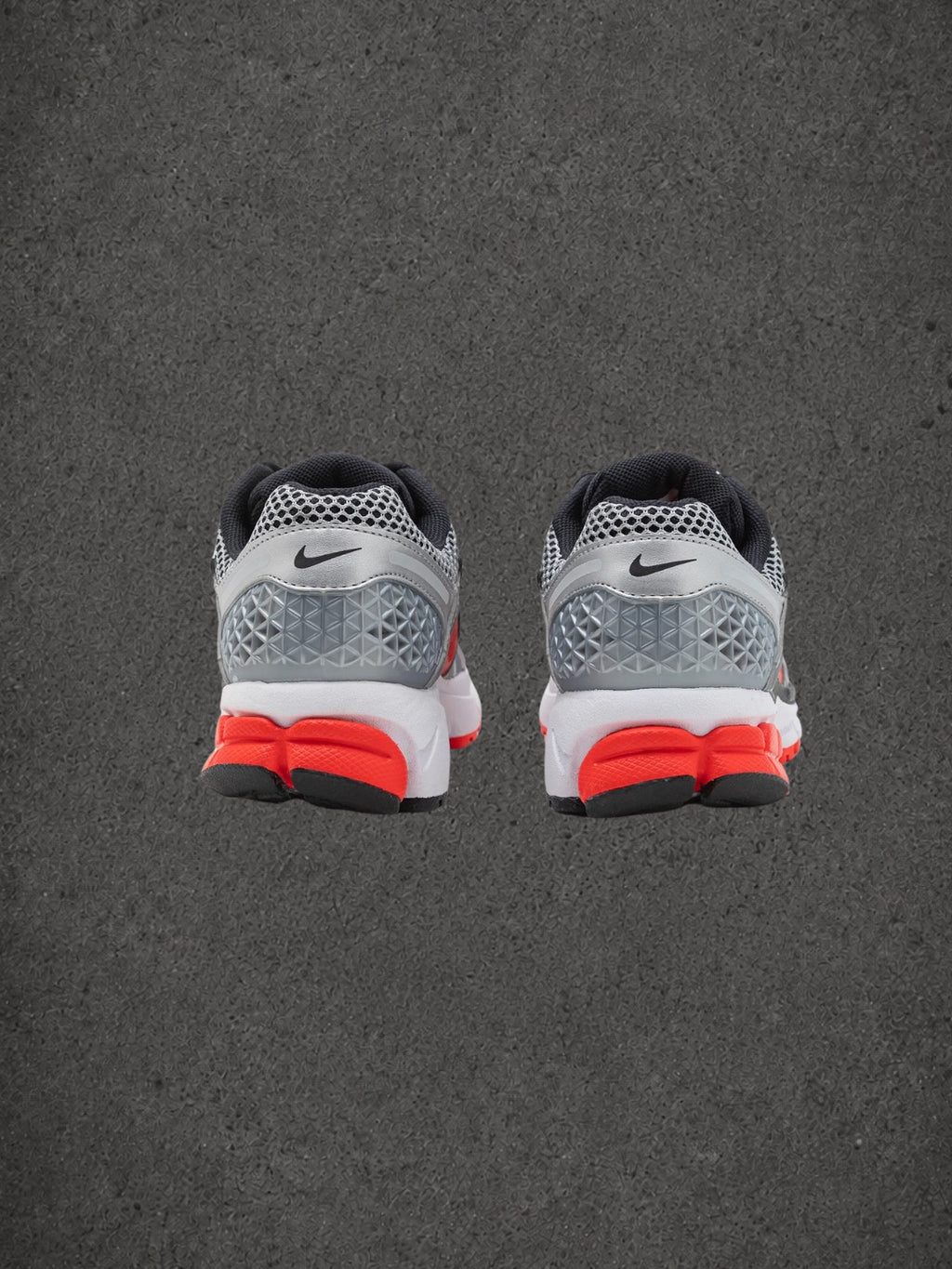 Nike zoom Vomero 5 “Brighton Crimson Metallic silver”